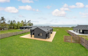 3 Bedroom Beach Front Home In Kalundborg